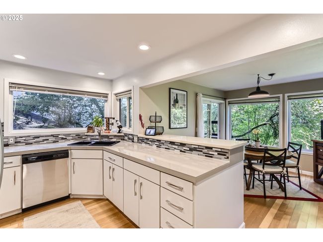 APT-5E - 48 Eagle Crest Dr, Condo with 2 bedrooms, 2 bathrooms and 1 parking in Lake Oswego OR | Image 5