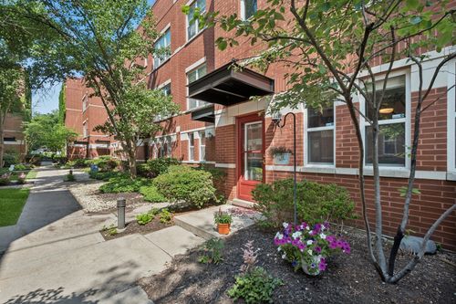 i-525 Chicago Ave, Evanston, IL, 60202-2904 | Card Image