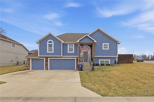 16640 Ruby Way, Basehor, KS, 66007-7111 | Card Image