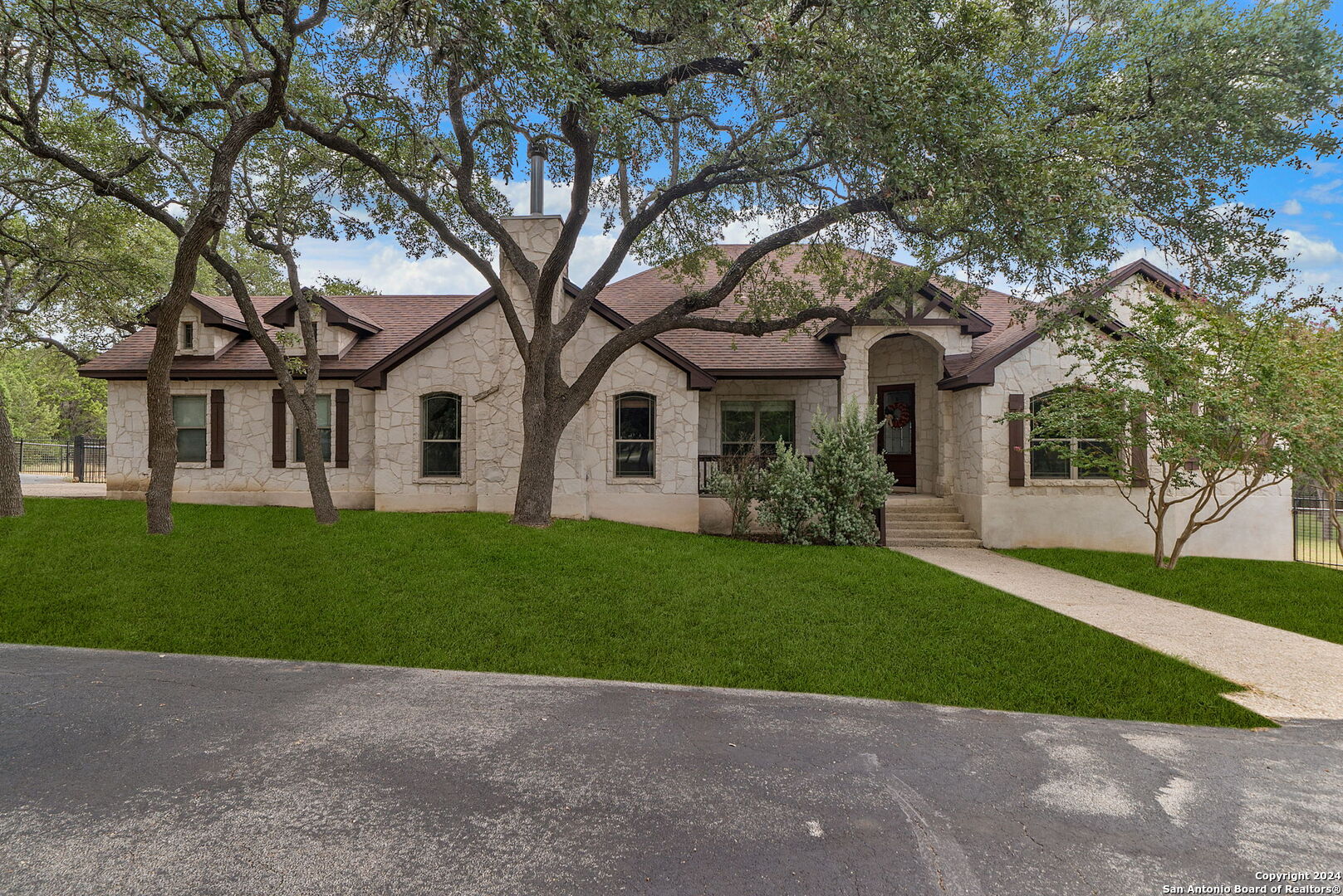 Coveney Trl, Boerne, TX 78006