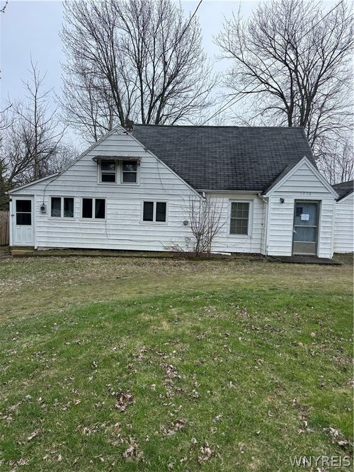 1236 Saunders Sett Road, Lewiston, NY, 14305 | Card Image