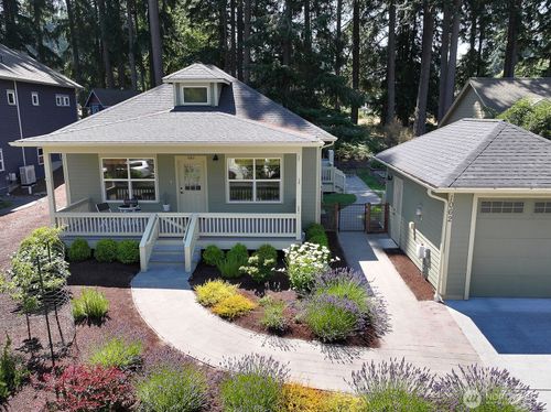 1062 Village Loop, Langley, WA, 98260-8680 | Card Image