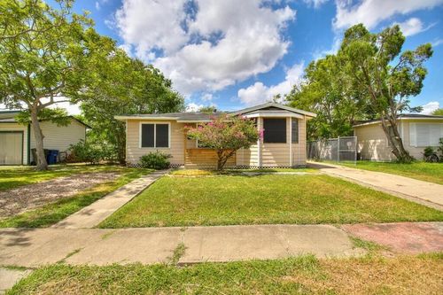 746 Collingswood Dr, Corpus Christi, TX, 78412-2910 | Card Image