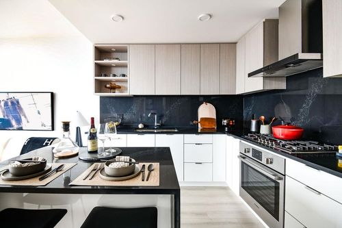 2304-4988 Bennett St, Burnaby, BC, V5H0L1 | Card Image