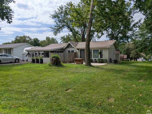 705 Park St, Oskaloosa, KS, 66066-5027 | Card Image