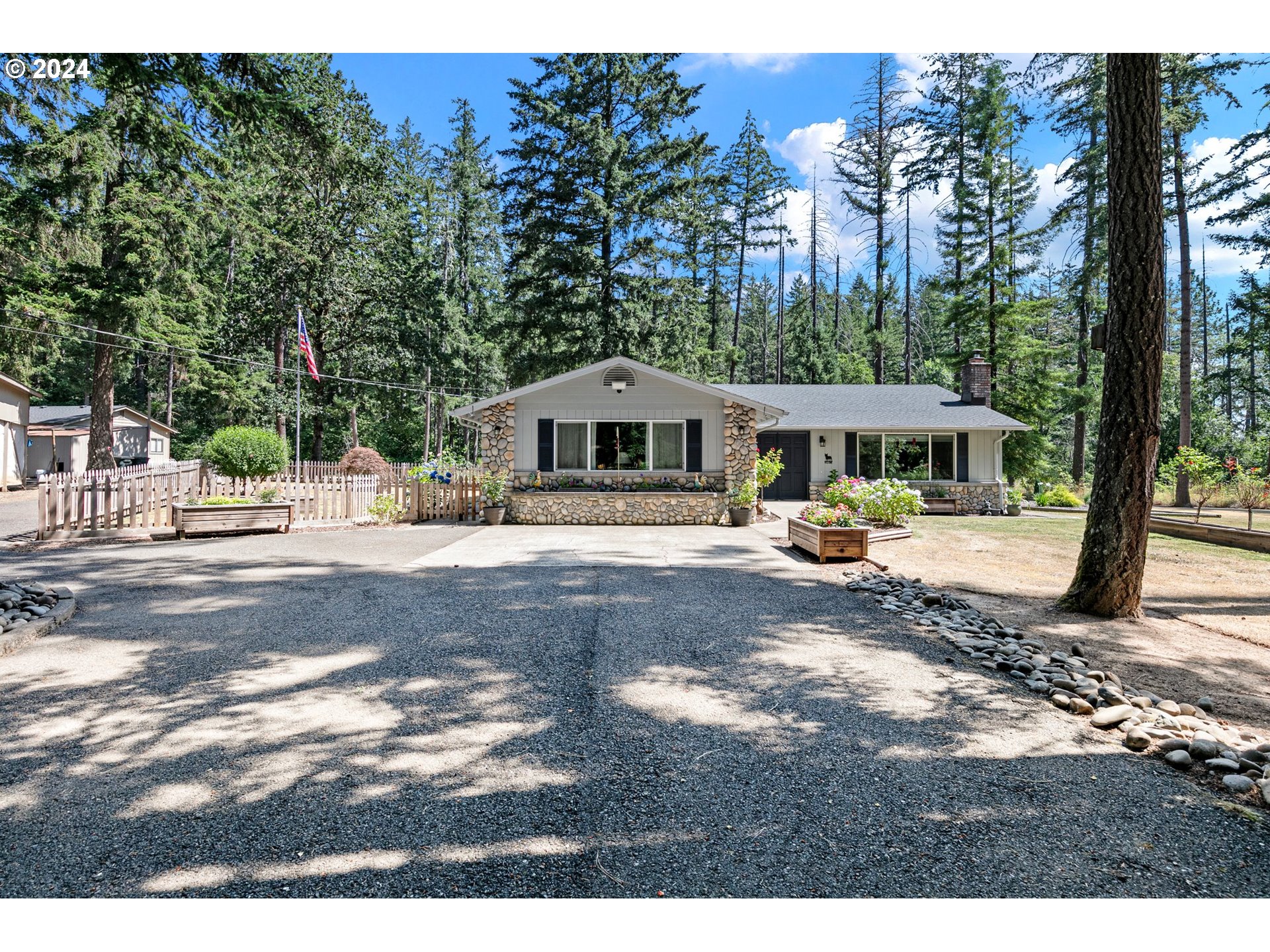 Dalewood Dr, Junction City, OR 97448