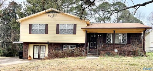 931 Ferro Ave Ferro Ave, Bessemer, AL, 35020-8324 | Card Image