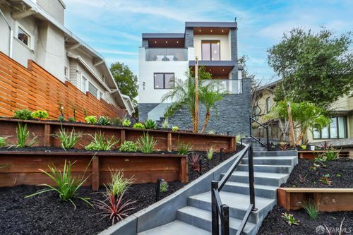 21 Cambridge Way, Piedmont, CA, 94611-4320 | Card Image