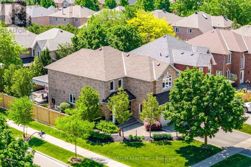 490 Grovehill Rd, Oakville, ON, L6H6L2 | Card Image