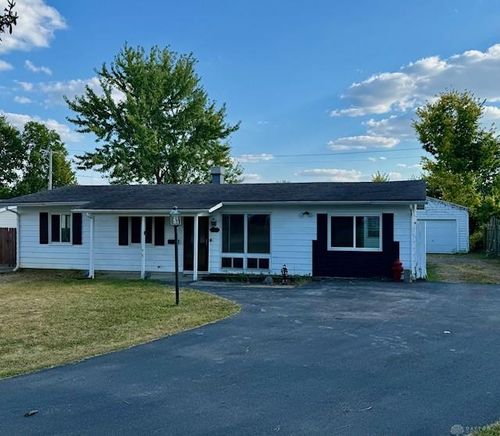1689 Dale Ridge Rd, New Carlisle, OH, 45344-2410 | Card Image
