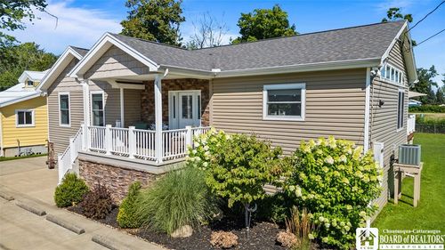 976 Charles Street, Hanover, NY, 14081 | Card Image
