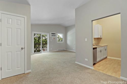 apt-3g-4301 W Shamrock Ln, Mchenry, IL, 60050-3102 | Card Image