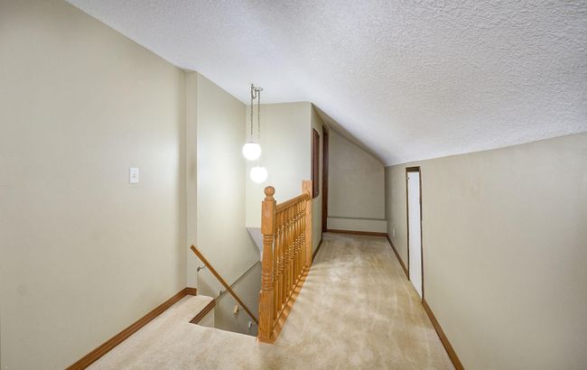 Upper level hallway | Image 22
