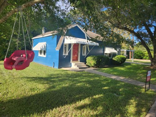 304 Joseph St, East Bernard, TX, 77435-9477 | Card Image