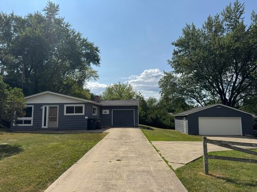 12142 219th Ave, Bristol, WI, 53104-9320 | Card Image