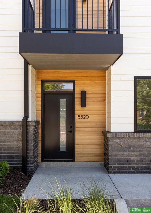 5320 Elmwood Plz, Omaha, NE, 68106-1023 | Card Image