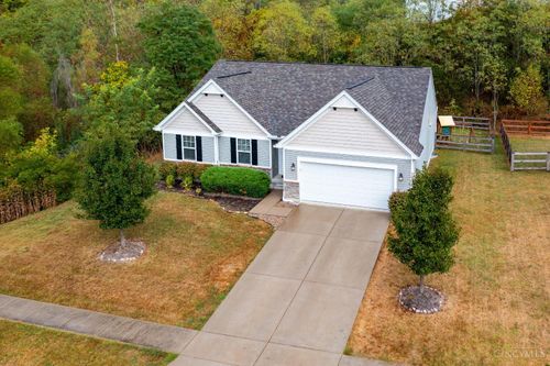 1038 Golden Oak Dr, Hamilton, OH, 45013-1087 | Card Image