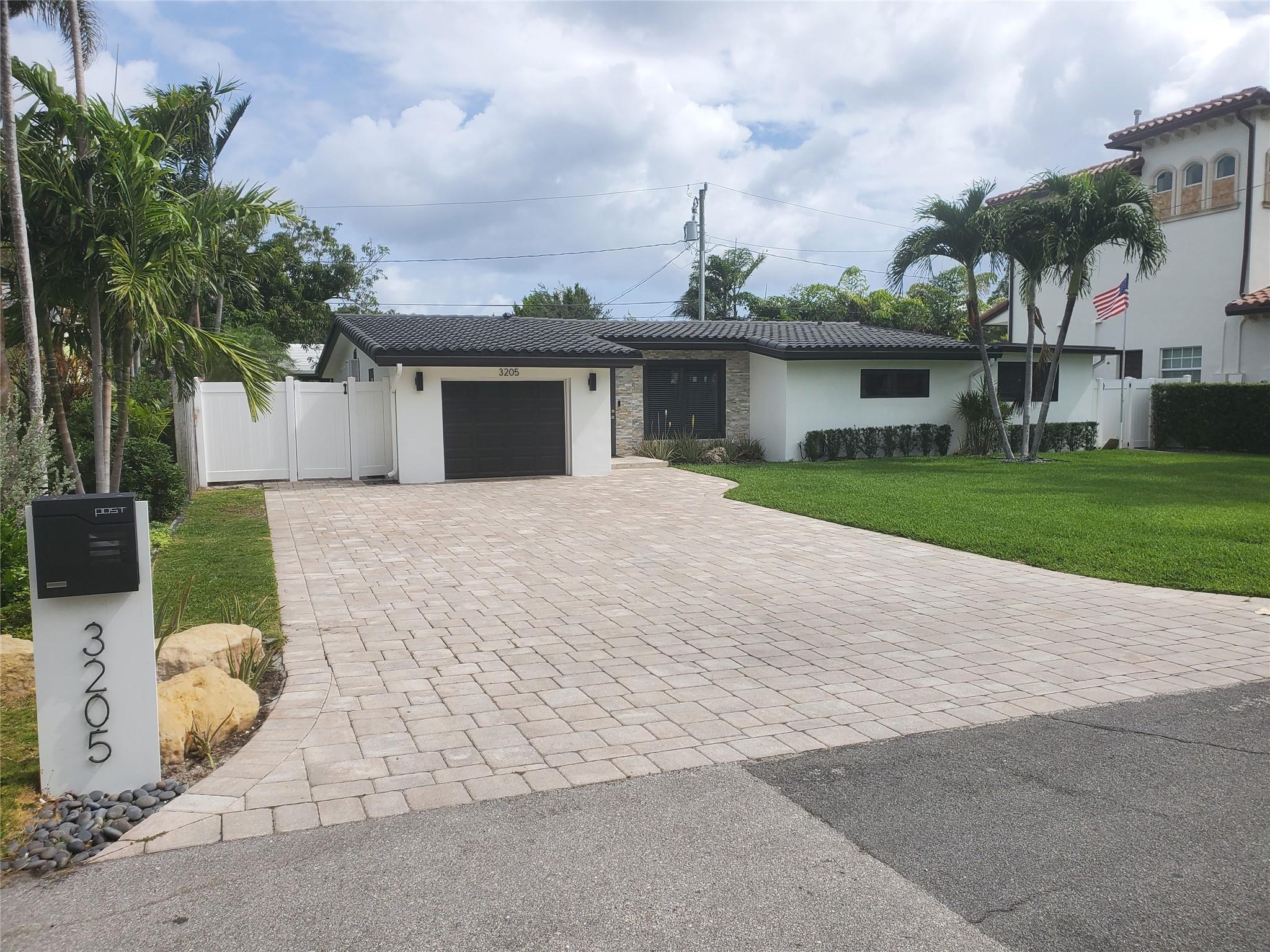 Barton Rd, Pompano Beach, FL 33062