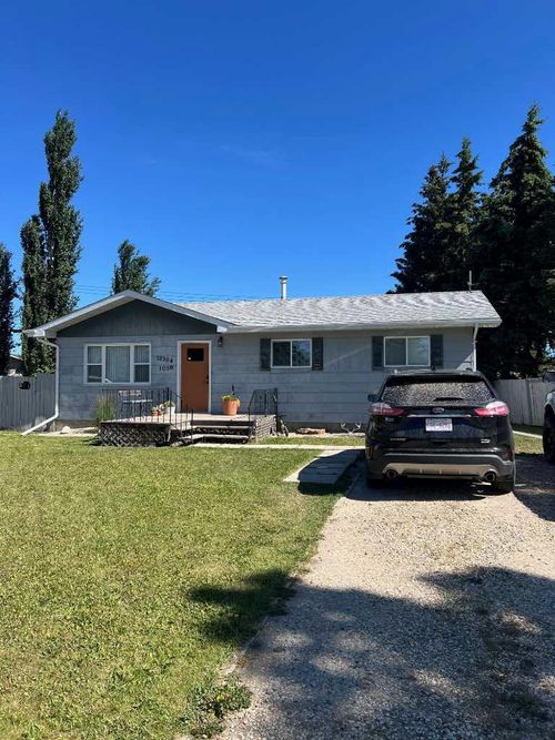 10304 105th Street, Hythe, AB, T0H2C0 | Card Image