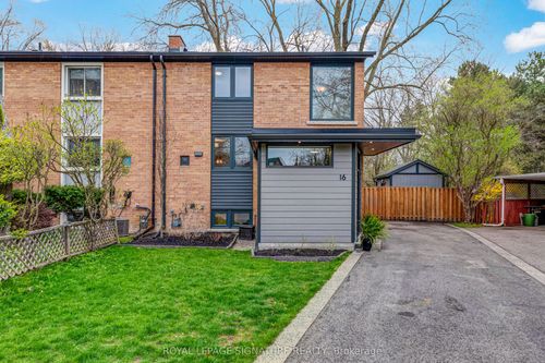 16 Veery Pl, North York, ON, M3C2E1 | Card Image