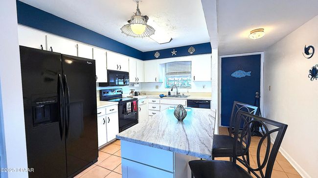 APT-202E - 1640 Juno Trl, Condo with 2 bedrooms, 2 bathrooms and null parking in Astor FL | Image 5