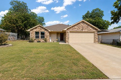 1212 Bales St, Cleburne, TX, 76033-4315 | Card Image
