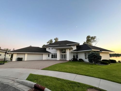 553 Lake St N, Sauk Centre, MN, 56378-1014 | Card Image