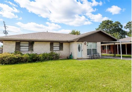 801 Kenney St, Houma, LA, 70364-1840 | Card Image