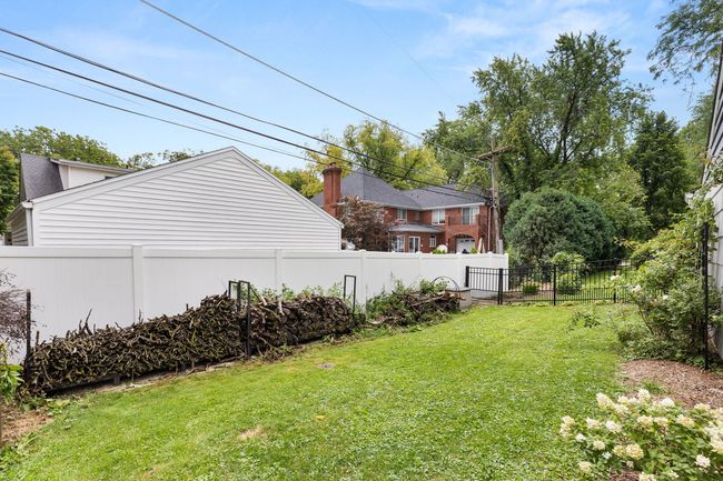 545 W Elm Park Ave, House other with 2 bedrooms, 1 bathrooms and 2 parking in Elmhurst IL | Image 20