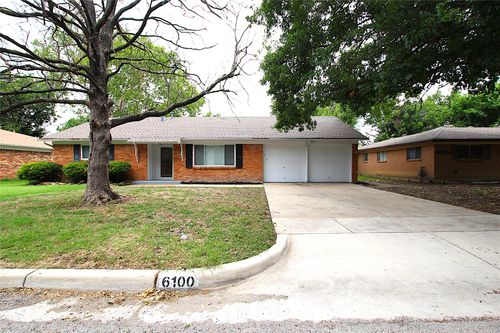6100 Walraven Cir, Fort Worth, TX, 76133-2744 | Card Image