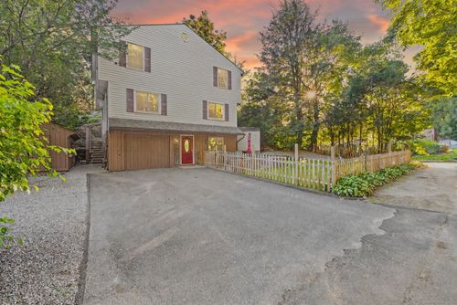 32 Rocky Glen Rd, Danbury, CT, 06810-8003 | Card Image