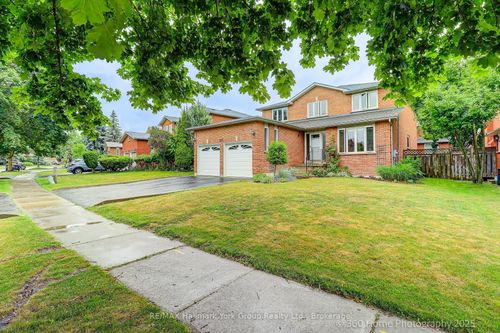 262 Savage Rd, Newmarket, ON, L3X1S1 | Card Image