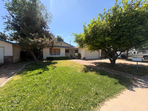 1515 W Cambridge Avenue, Visalia, CA, 93277 | Card Image