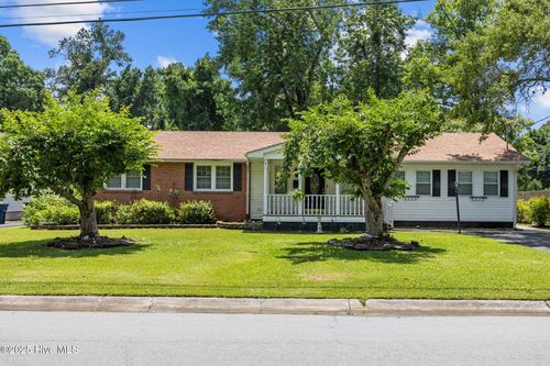 613 Maple St, Jacksonville, NC, 28540-6615 | Card Image