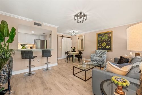 apt-23-950 7th Ave S, NAPLES, FL, 34102-6744 | Card Image