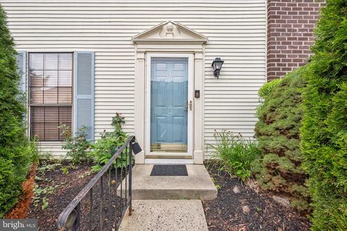 4 Van Buren Pl, LAWRENCE TOWNSHIP, NJ, 08648-4344 | Card Image