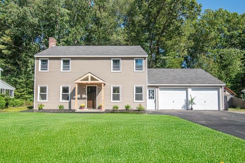 11 Chatham St, Nashua, NH, 03063-1157 | Card Image
