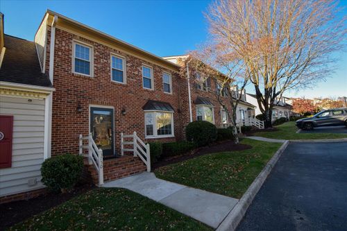 3750 Kenwick Trl, Roanoke, VA, 24018-4944 | Card Image