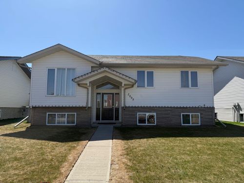 2505 11 Ave, Wainwright, AB, T9W1W3 | Card Image