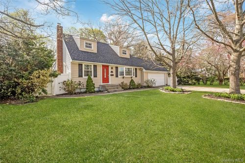 360 Renee Dr, Bayport, NY, 11705-1223 | Card Image