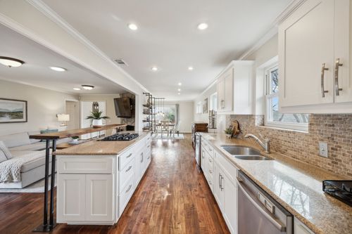 10125 Lanshire Dr, Dallas, TX, 75238-3436 | Card Image