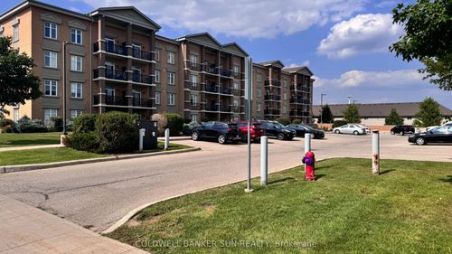 211-2 Colonial Dr, Guelph, ON, N1L0K8 | Card Image