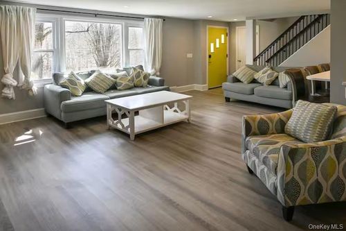 1 Hennessey Ln, Poughkeepsie, NY, 12603-6129 | Card Image