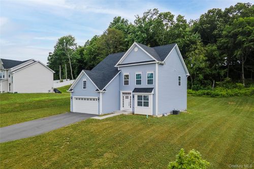 219 Ridgeline Dr, Poughkeepsie, NY, 12603-6282 | Card Image