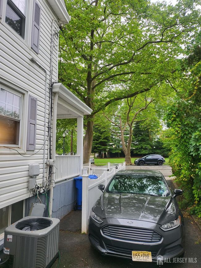 72 High St, House other with 2 bedrooms, 3 bathrooms and null parking in Perth Amboy NJ | Image 7