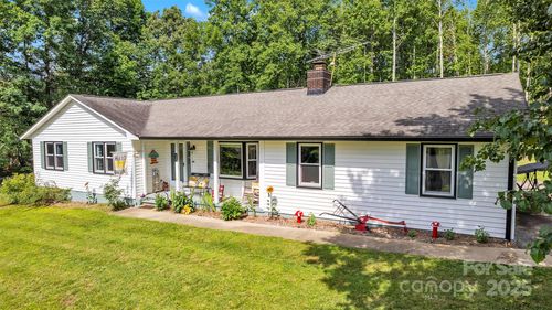 587 Dysartsville Rd, Nebo, NC, 28761-6809 | Card Image