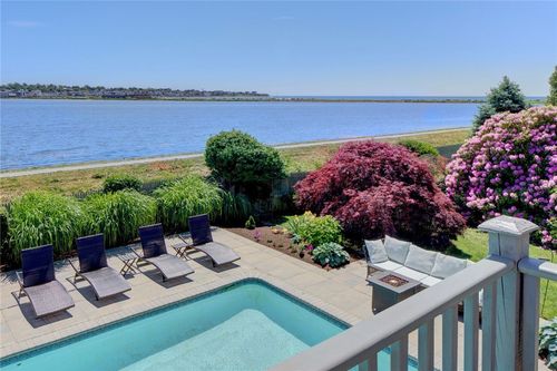 172 Eustis Ave, Newport, RI, 02840-2864 | Card Image