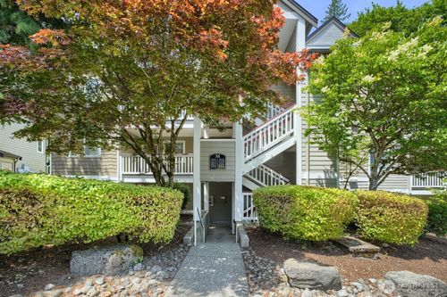 m352-18501 Se Newport Way, Issaquah, WA, 98027-9069 | Card Image