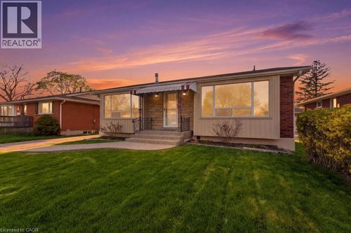 21 Crane Court, Hamilton, ON, L9A3Z1 | Card Image