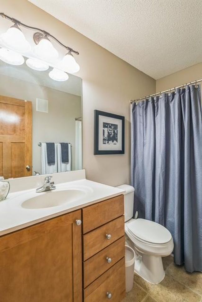 Main (full) Bathroom, Upper level | Image 12